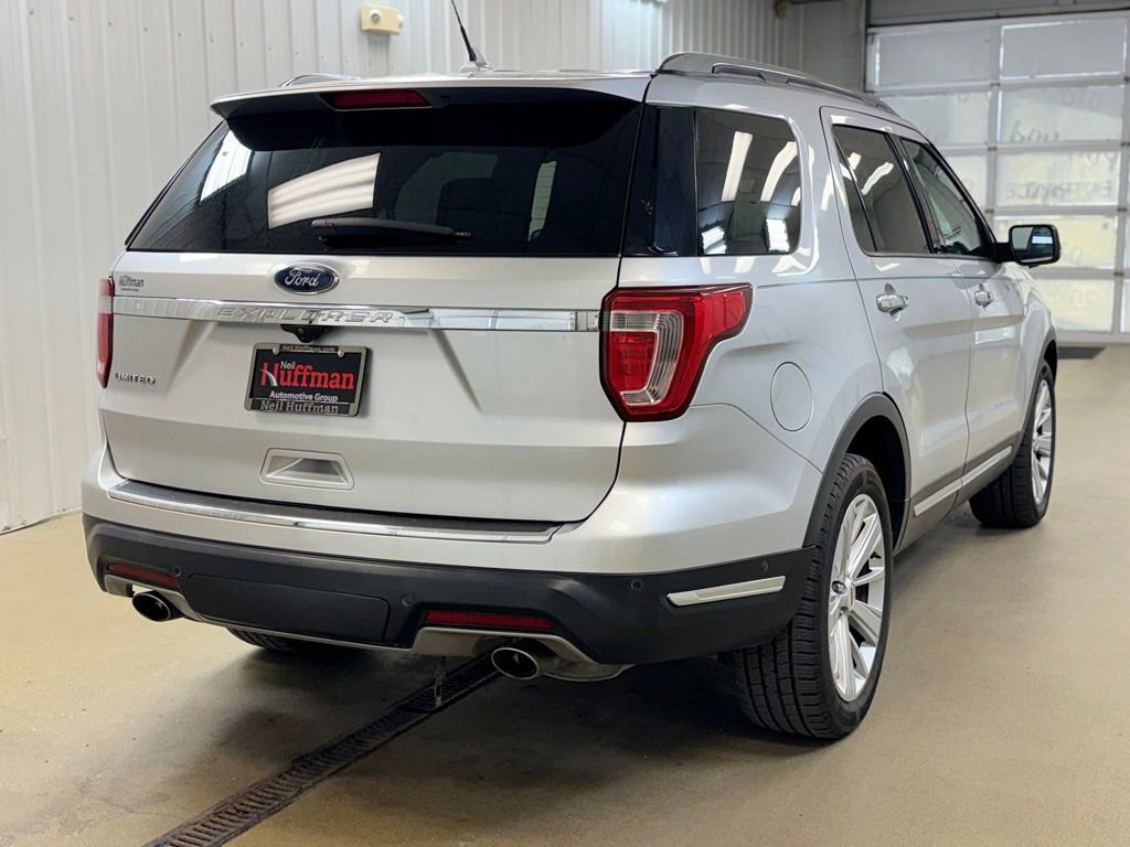 Used 2018 Ford Explorer Limited w/ Equipment Group 301A FWD image 5