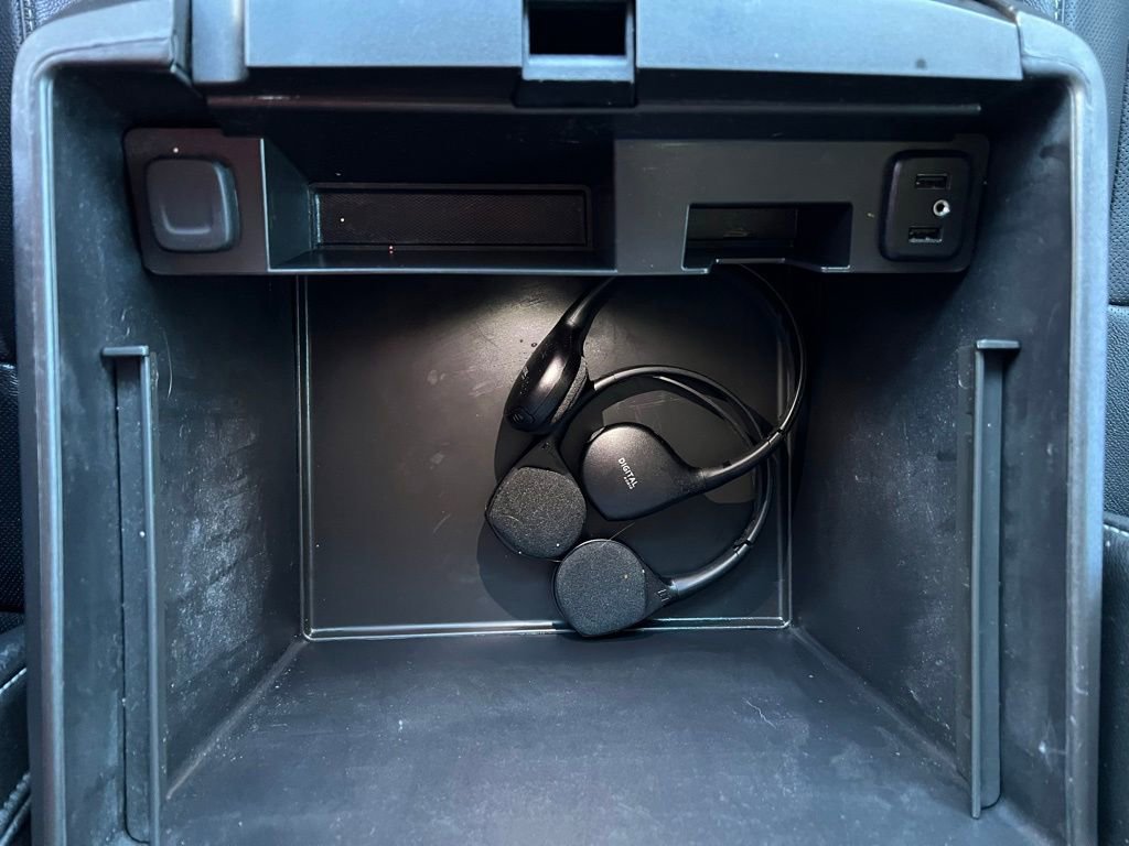 Used 2019 Chevrolet Suburban Premier image 34