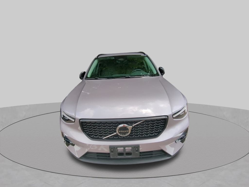 Used 2026 Volvo XC40 B5 Plus AWD/4WD image 11