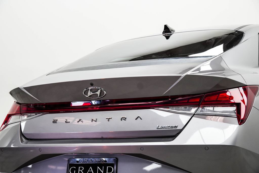 Used 2021 Hyundai Elantra Limited FWD image 13