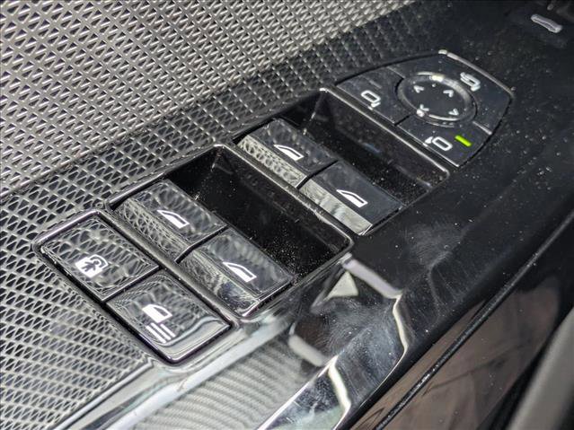 Used 2026 BMW 740i w/ Executive Package image 13