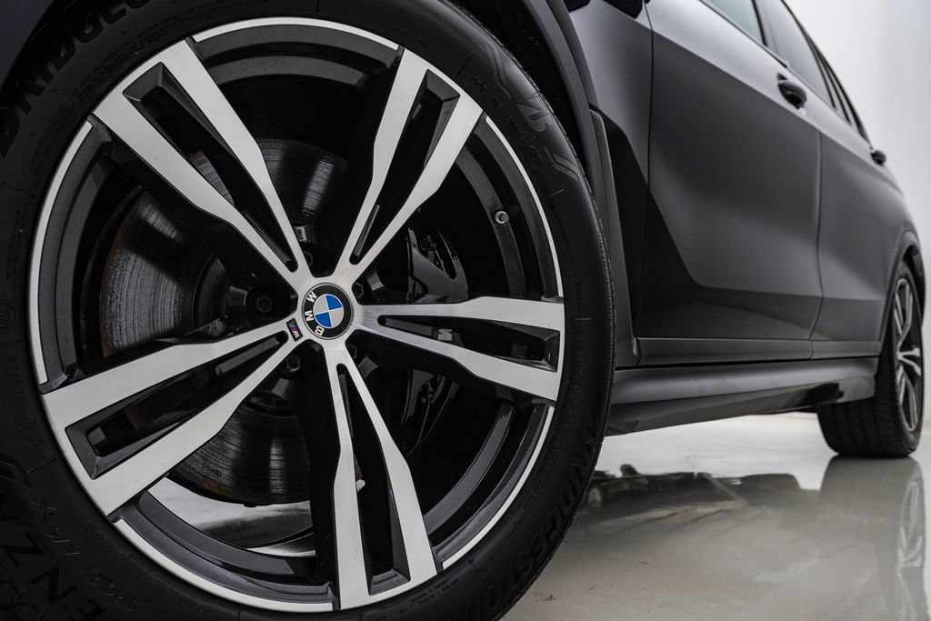 Used 2026 BMW X7 xDrive40i w/ M Sport Package AWD/4WD image 5