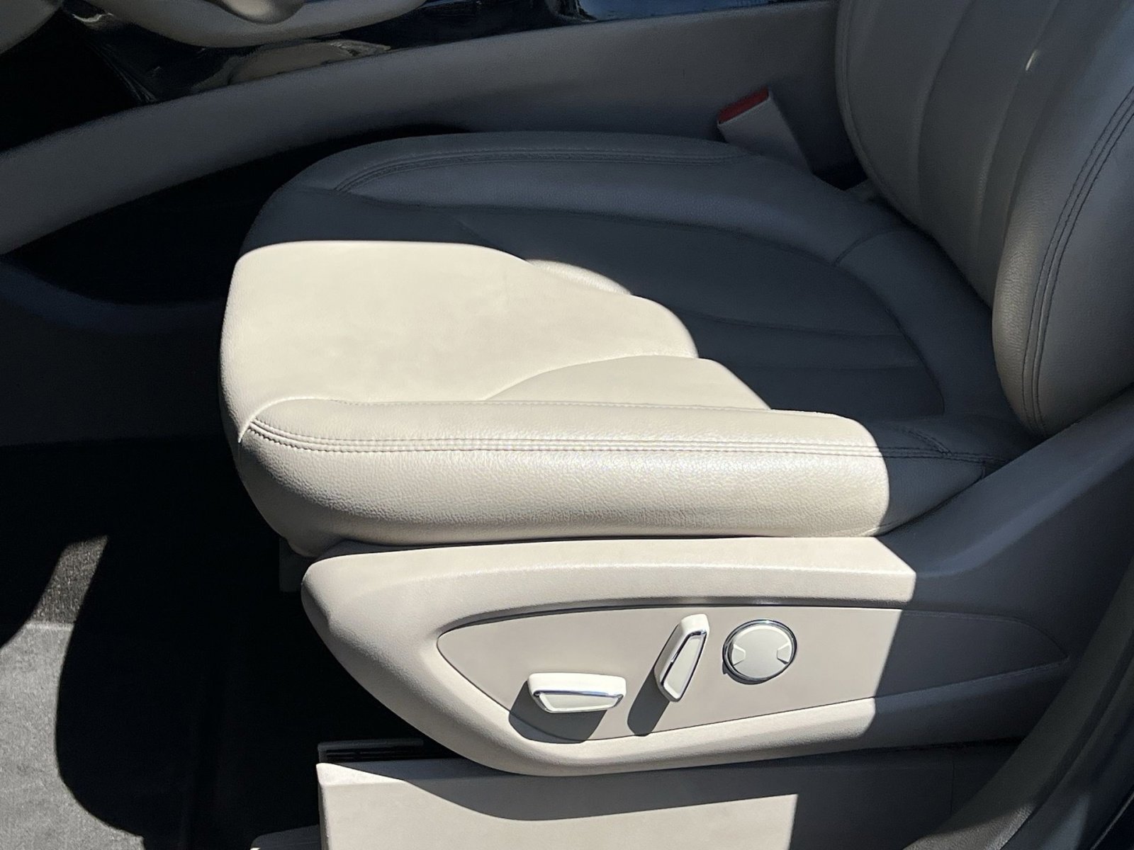 Used 2022 Lincoln Nautilus AWD image 15