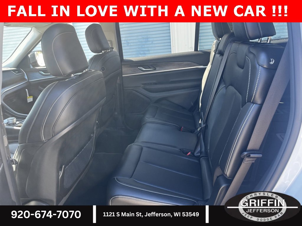 Used 2023 Jeep Grand Cherokee L Limited w/ Trailer Tow Group (B) image 8