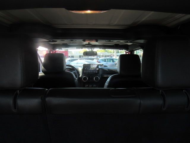 Used 2016 Jeep Wrangler Unlimited Sahara image 29