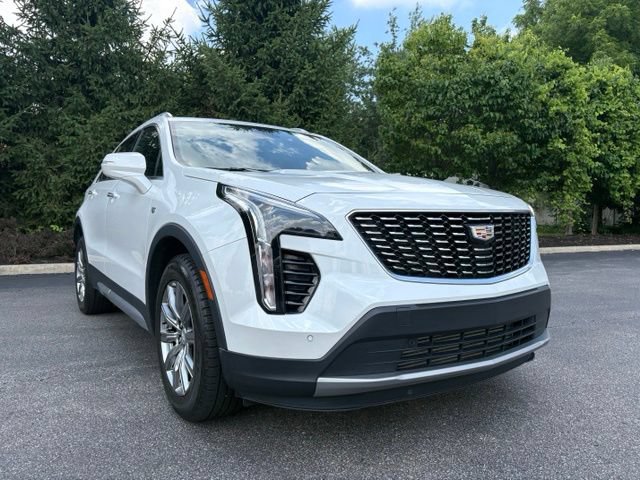 Used 2021 Cadillac XT4 Premium Luxury w/ Cold Weather Package FWD image 10