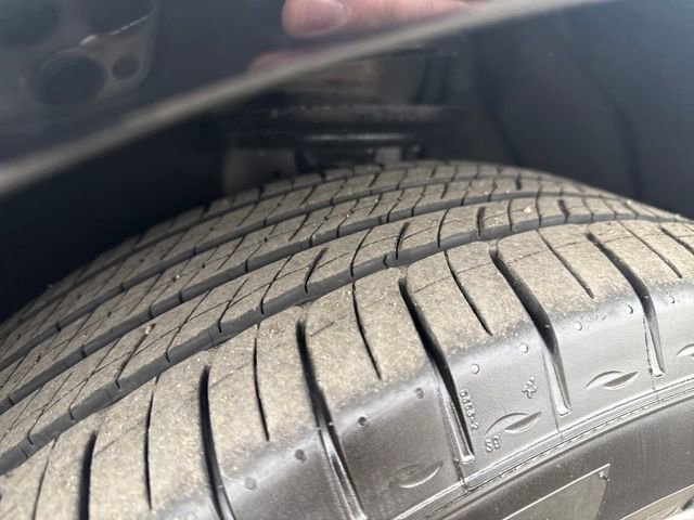 Used 2025 Cadillac XT5 Premium Luxury w/ LPO, Floor Liner Package image 27