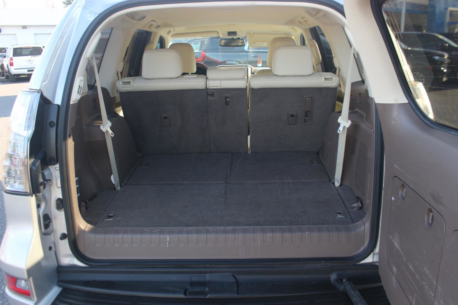 Used 2016 Lexus GX 460 Luxury AWD/4WD image 11