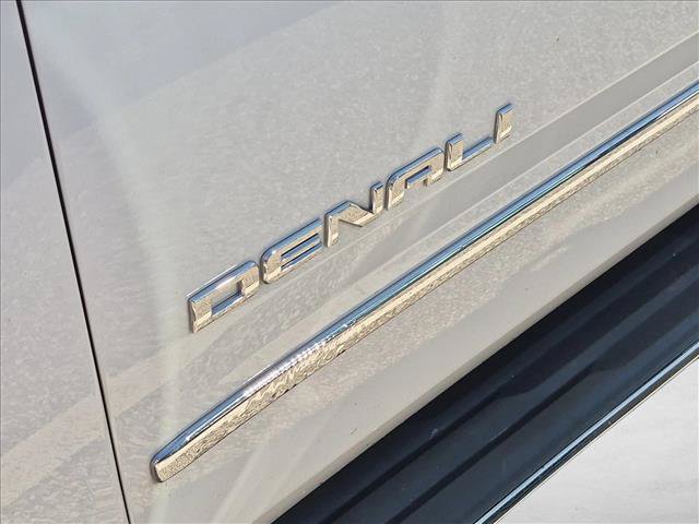 Used 2016 GMC Yukon Denali w/ Open Road Package AWD/4WD image 13