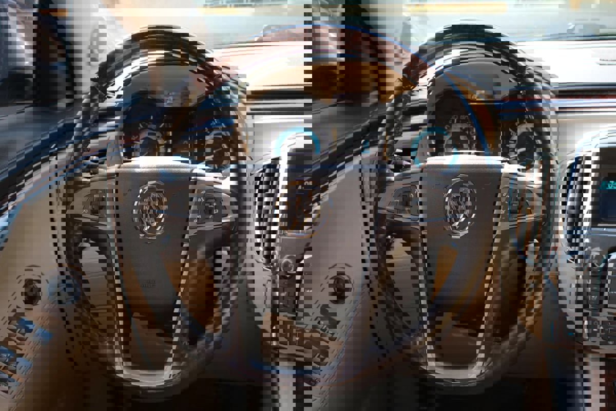 Used 2010 Buick LaCrosse CXL w/ Luxury Package FWD image 23