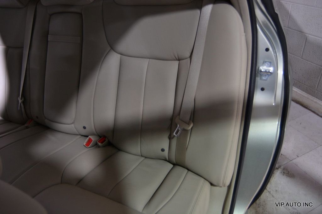 Used 2007 Cadillac DTS Luxury I w/ Trunk Convenience Package image 25