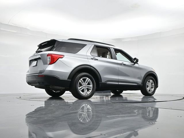 Used 2022 Ford Explorer XLT image 31