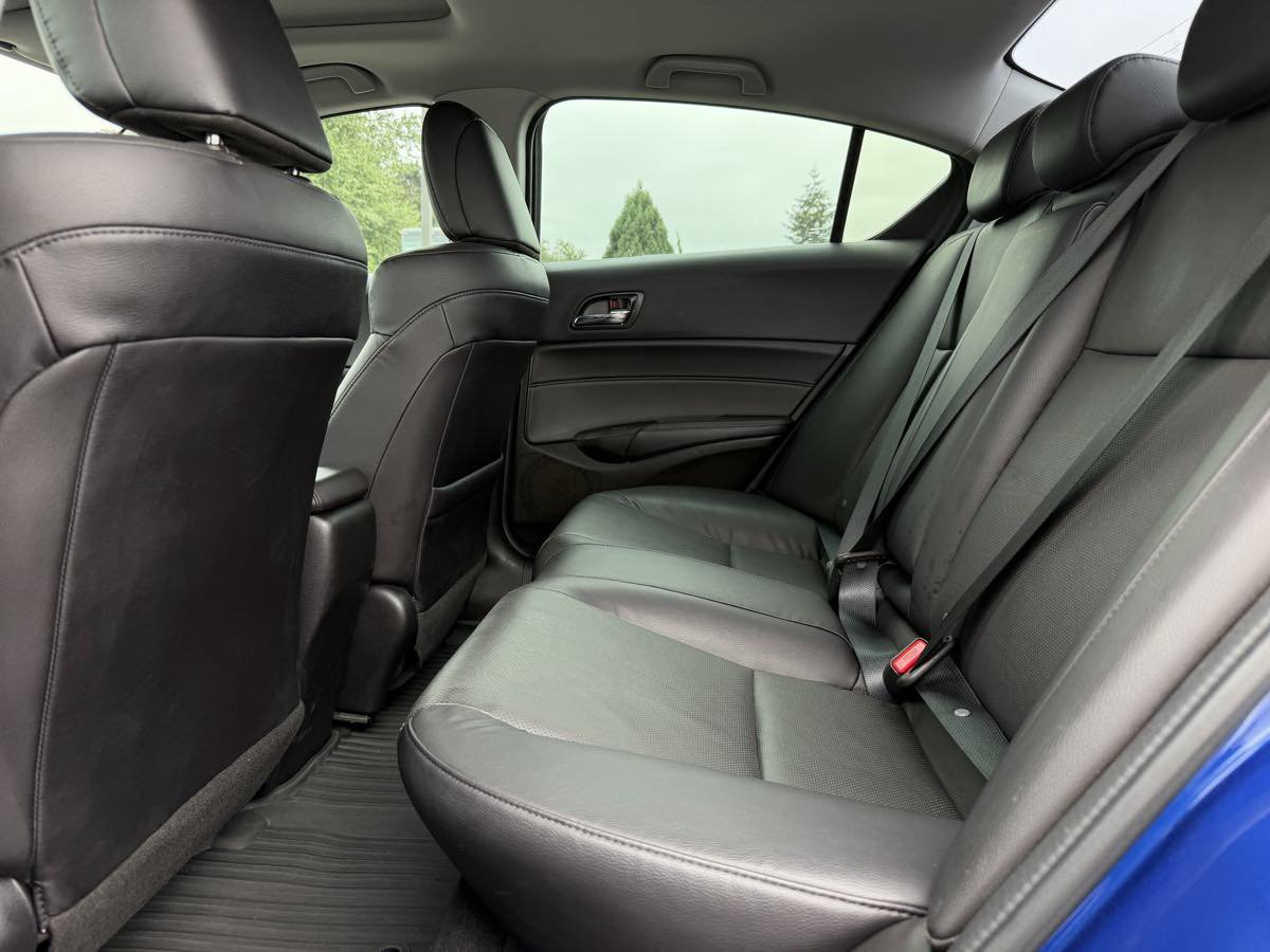 Used 2017 Acura ILX FWD image 11