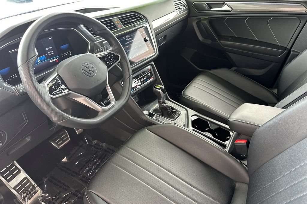 Used 2022 Volkswagen Tiguan SE R-Line AWD/4WD image 9