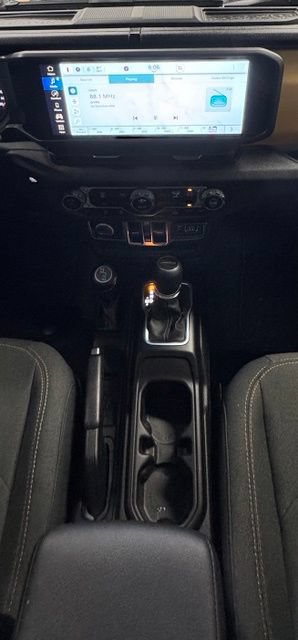 Used 2025 Jeep Gladiator Sport AWD/4WD image 12