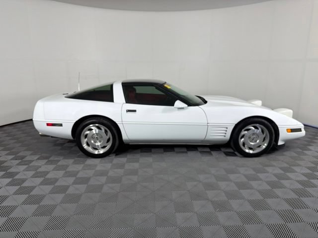 Used 1993 Chevrolet Corvette Coupe RWD image 32