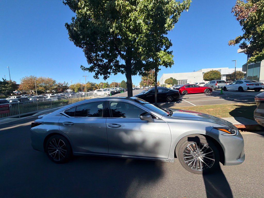 Certified 2023 Lexus ES 350 w/ Premium Package FWD image 7