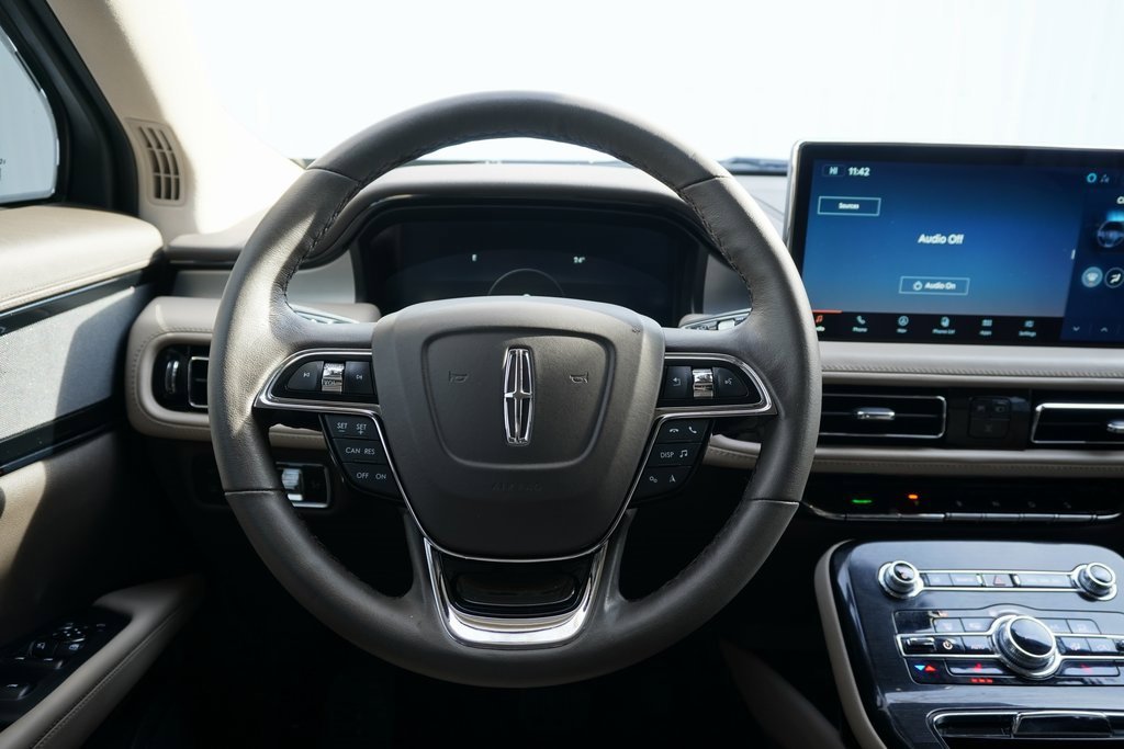Used 2023 Lincoln Nautilus AWD w/ Premium Package image 15
