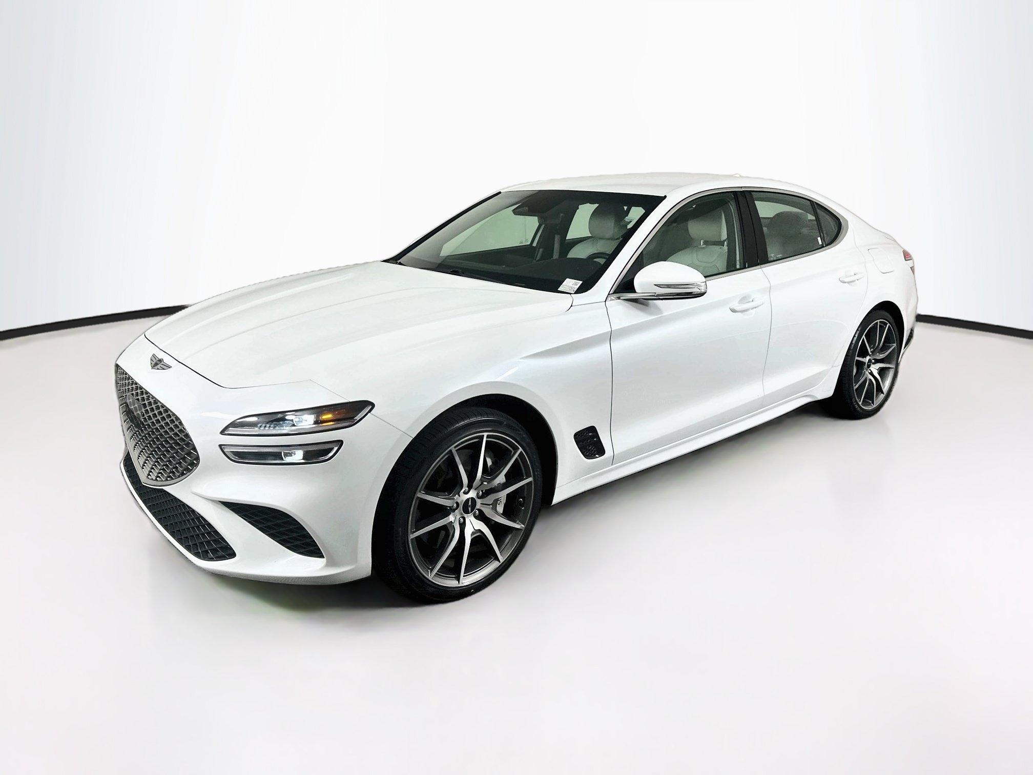 Used 2025 Genesis G70 2.5T AWD/4WD image 3