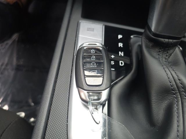 Used 2022 Hyundai Elantra SEL FWD image 25