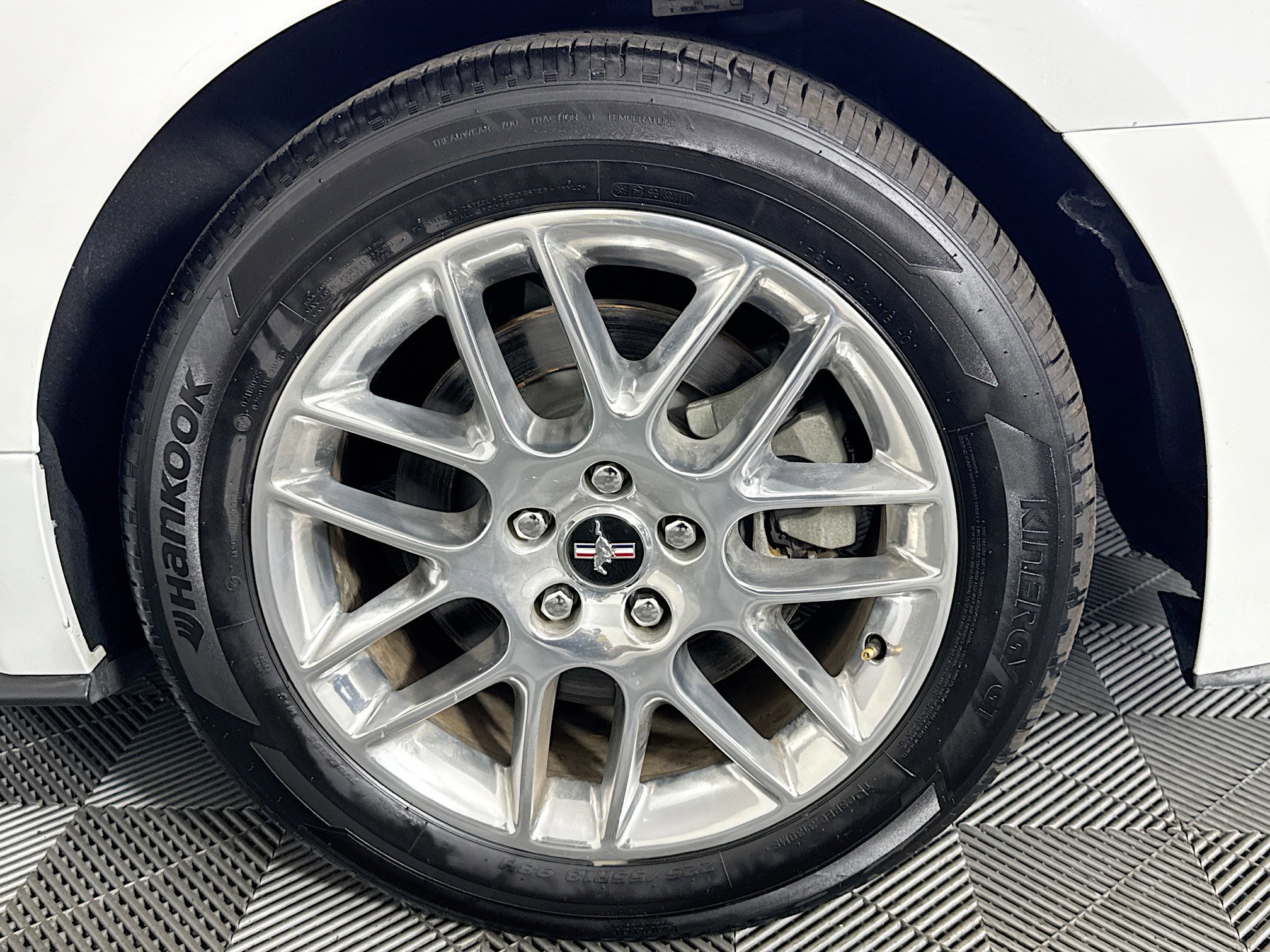Used 2018 Ford Mustang GT RWD image 32