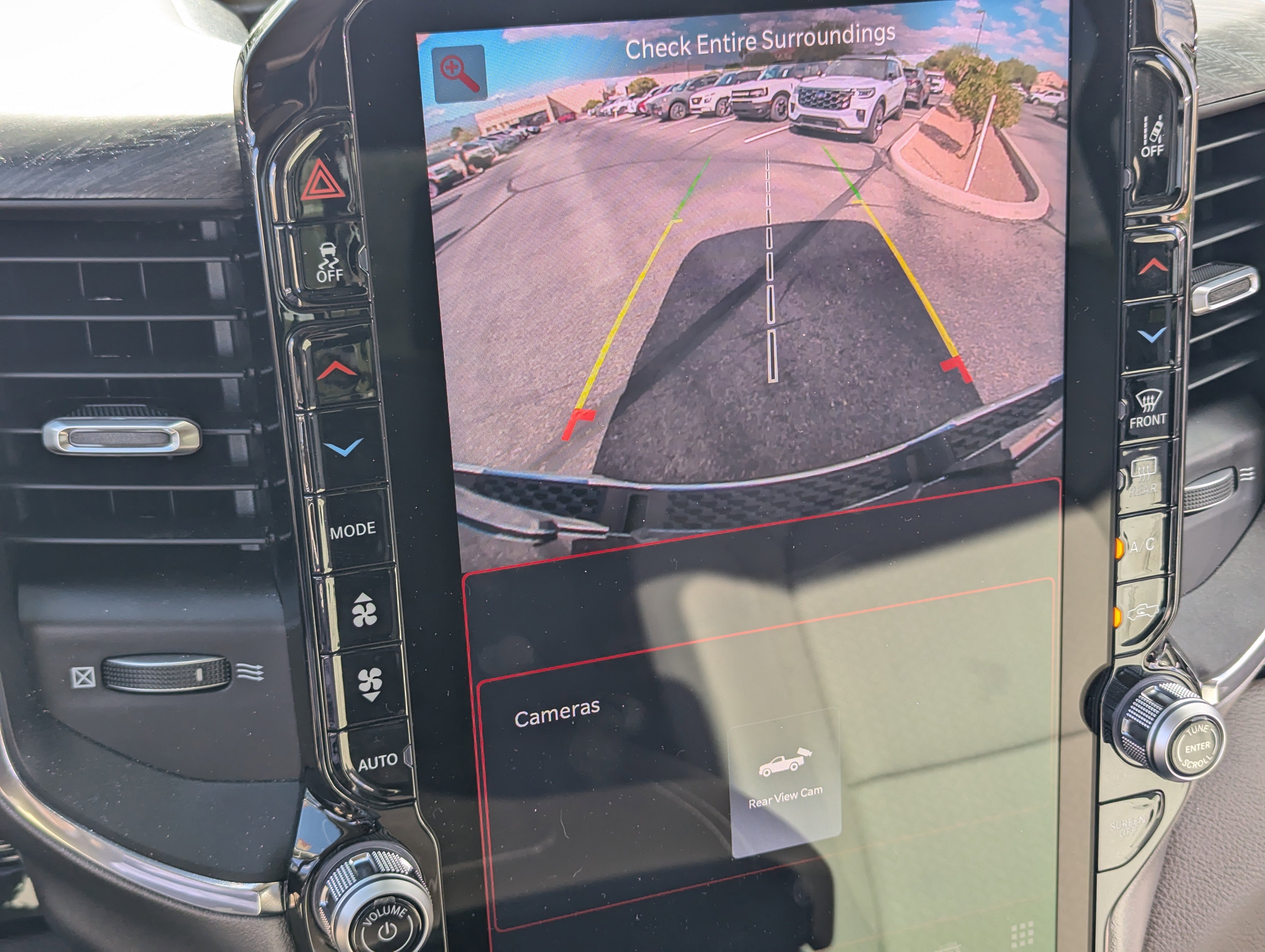 Used 2025 RAM 1500 Laramie image 12