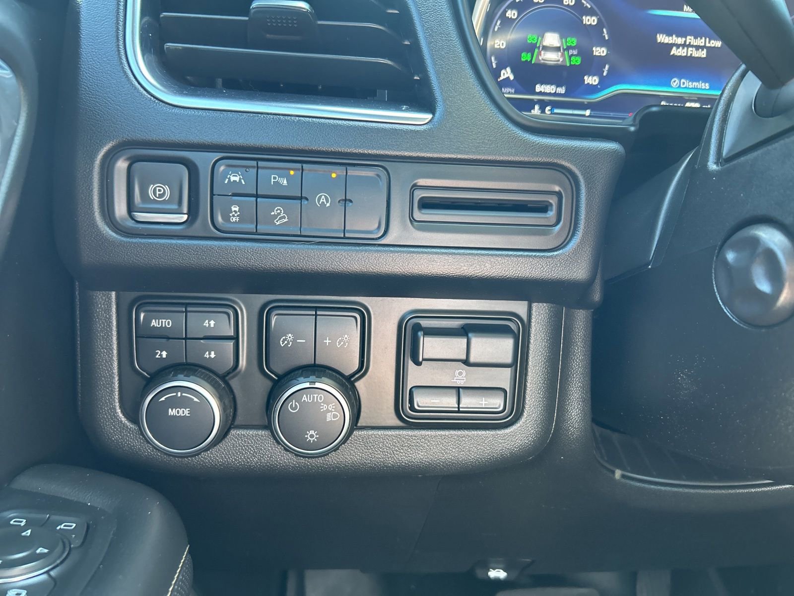 Used 2023 Chevrolet Tahoe Premier w/ Max Trailering Package AWD/4WD image 18