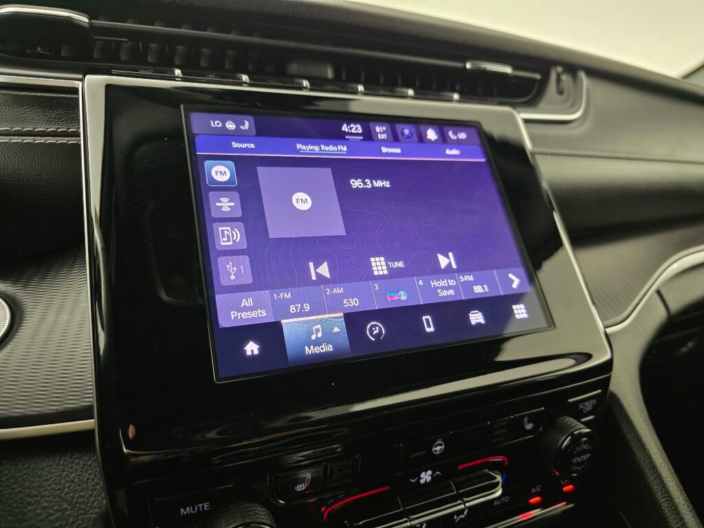 Used 2024 Jeep Grand Cherokee Altitude image 28