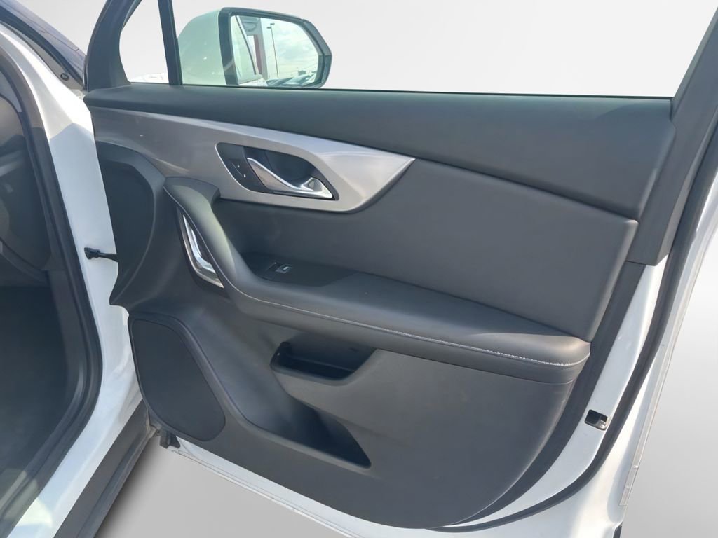 Used 2025 Chevrolet Blazer LT image 24