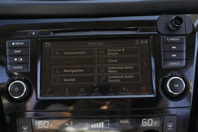 Used 2018 Nissan Rogue SV w/ Premium Package image 55