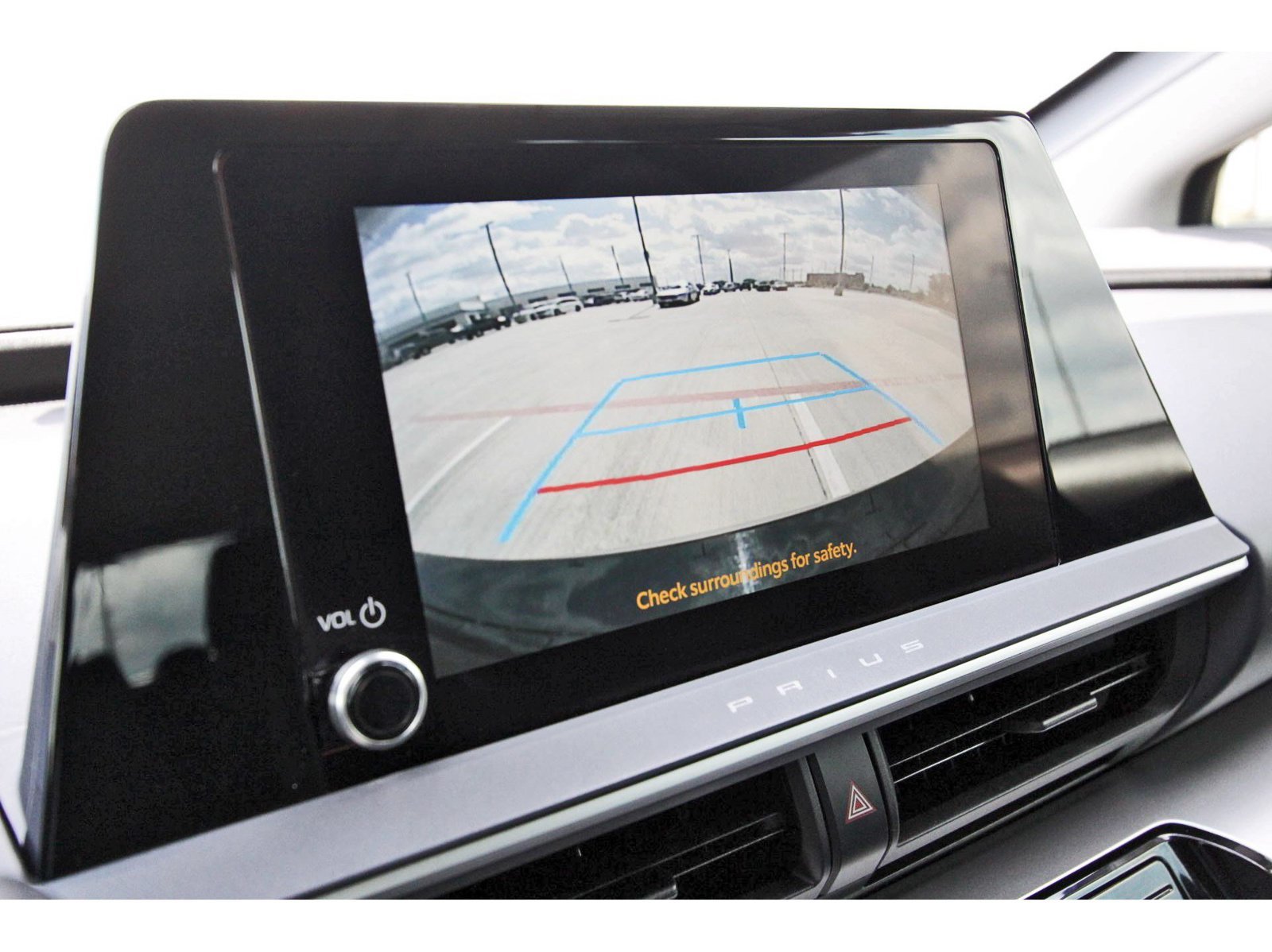 Used 2023 Toyota Prius LE FWD image 28