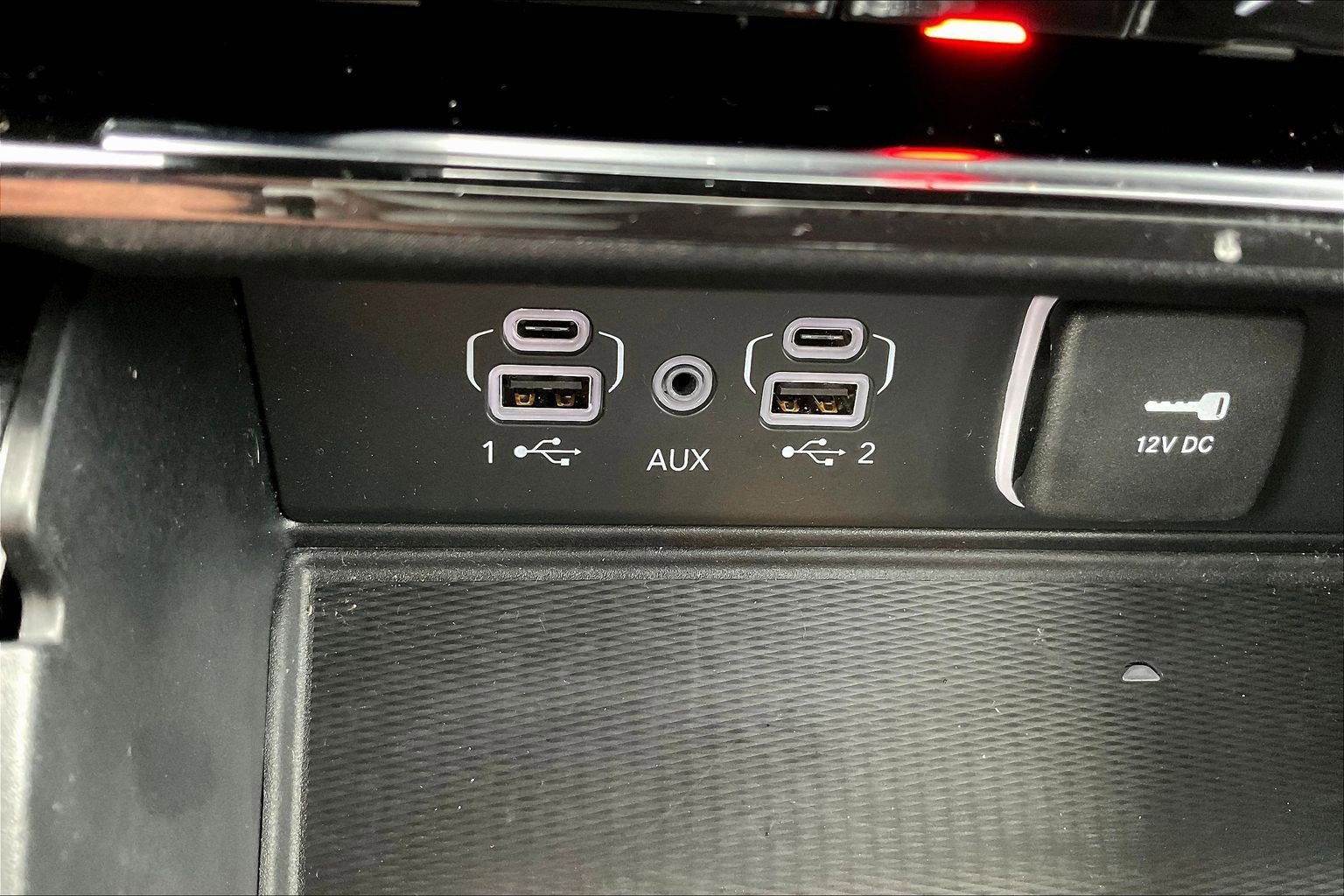 Used 2025 Jeep Grand Cherokee Laredo X w/ Luxury Tech Group I image 32