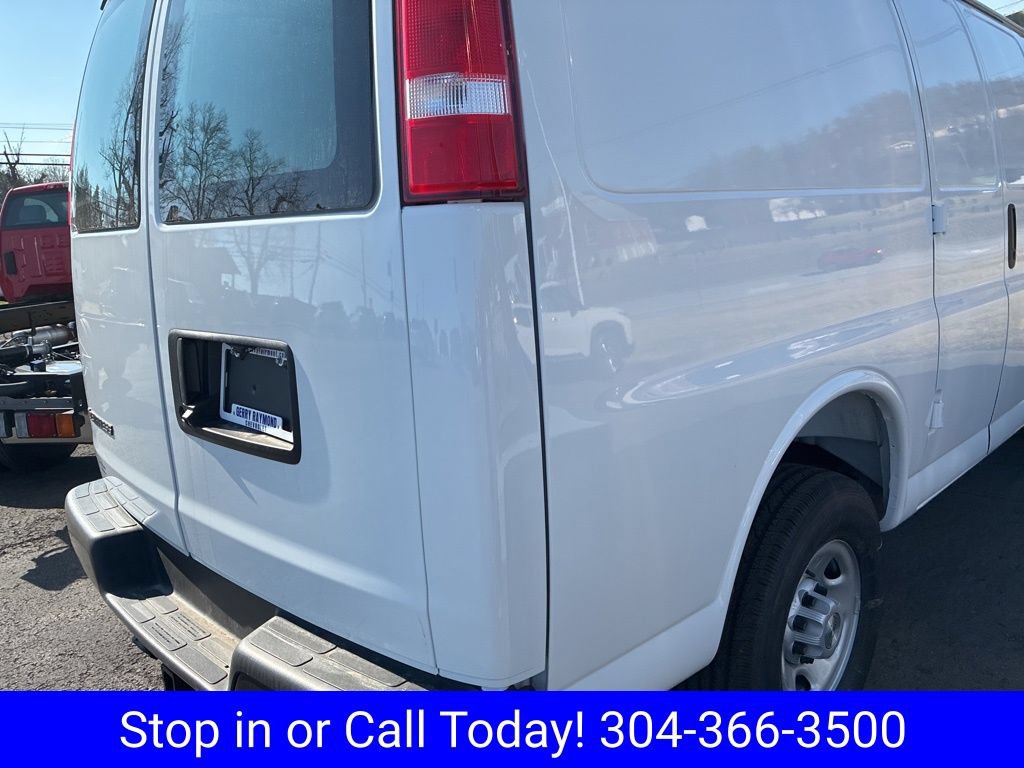 New 2025 Chevrolet Express 3500 w/ Driver Convenience Package RWD image 9