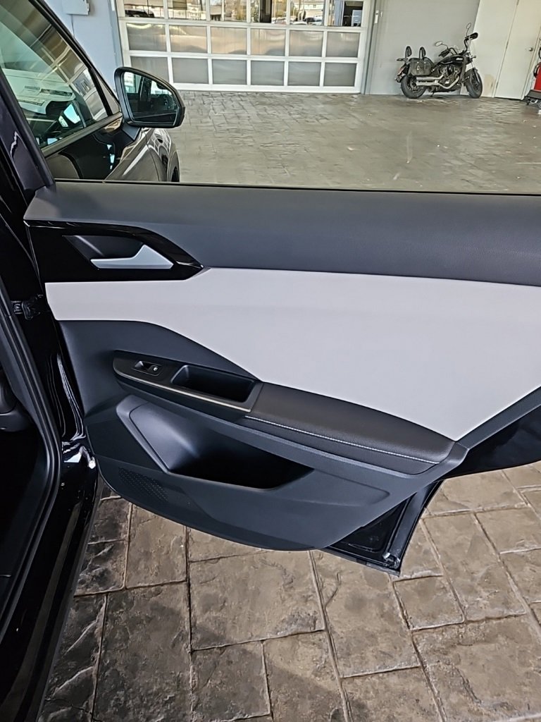 New 2026 Volkswagen Taos S image 15