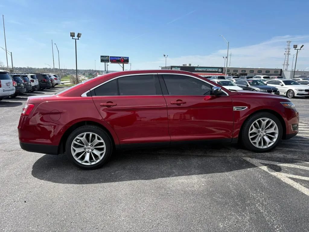 Used 2017 Ford Taurus Limited FWD image 6