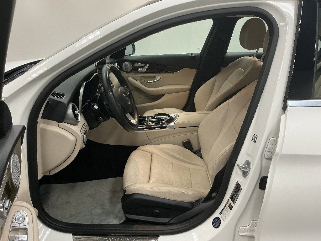 Used 2016 Mercedes-Benz C 300 4MATIC Sedan image 9