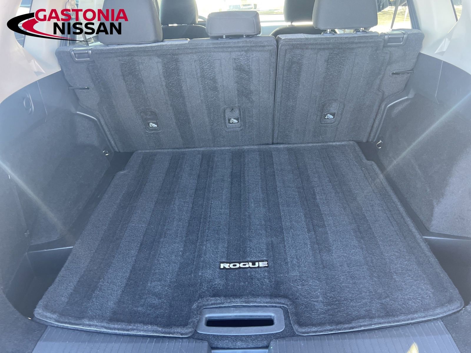 Used 2021 Nissan Rogue SV image 31