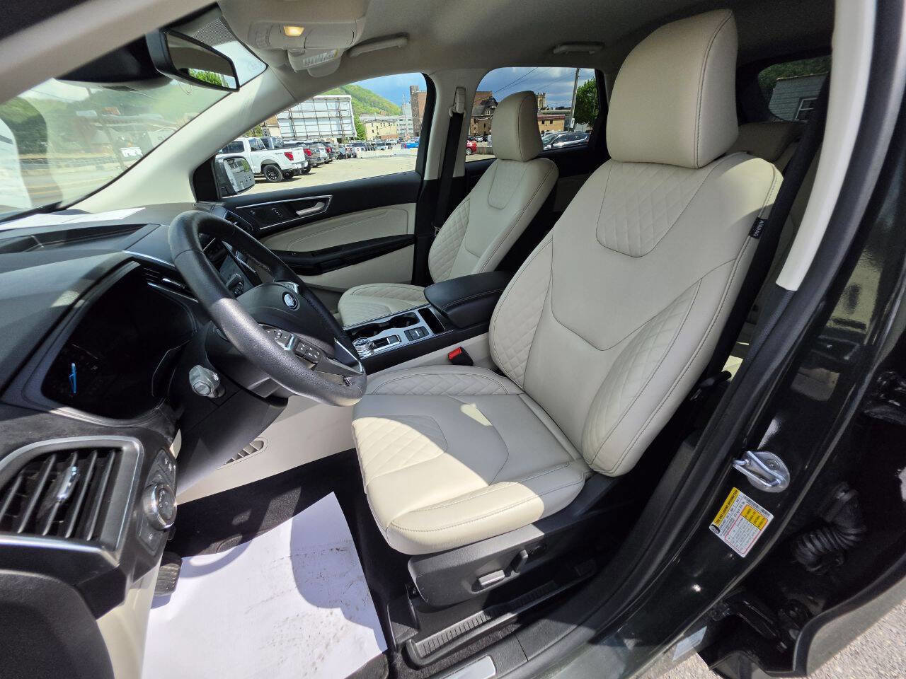 Used 2023 Ford Edge Titanium AWD/4WD image 17