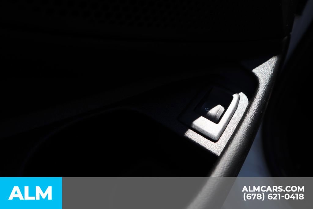 Used 2025 BMW 330i Sedan image 16