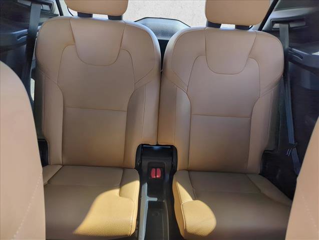 Used 2017 Volvo XC90 T6 Momentum w/ Vision Package image 19