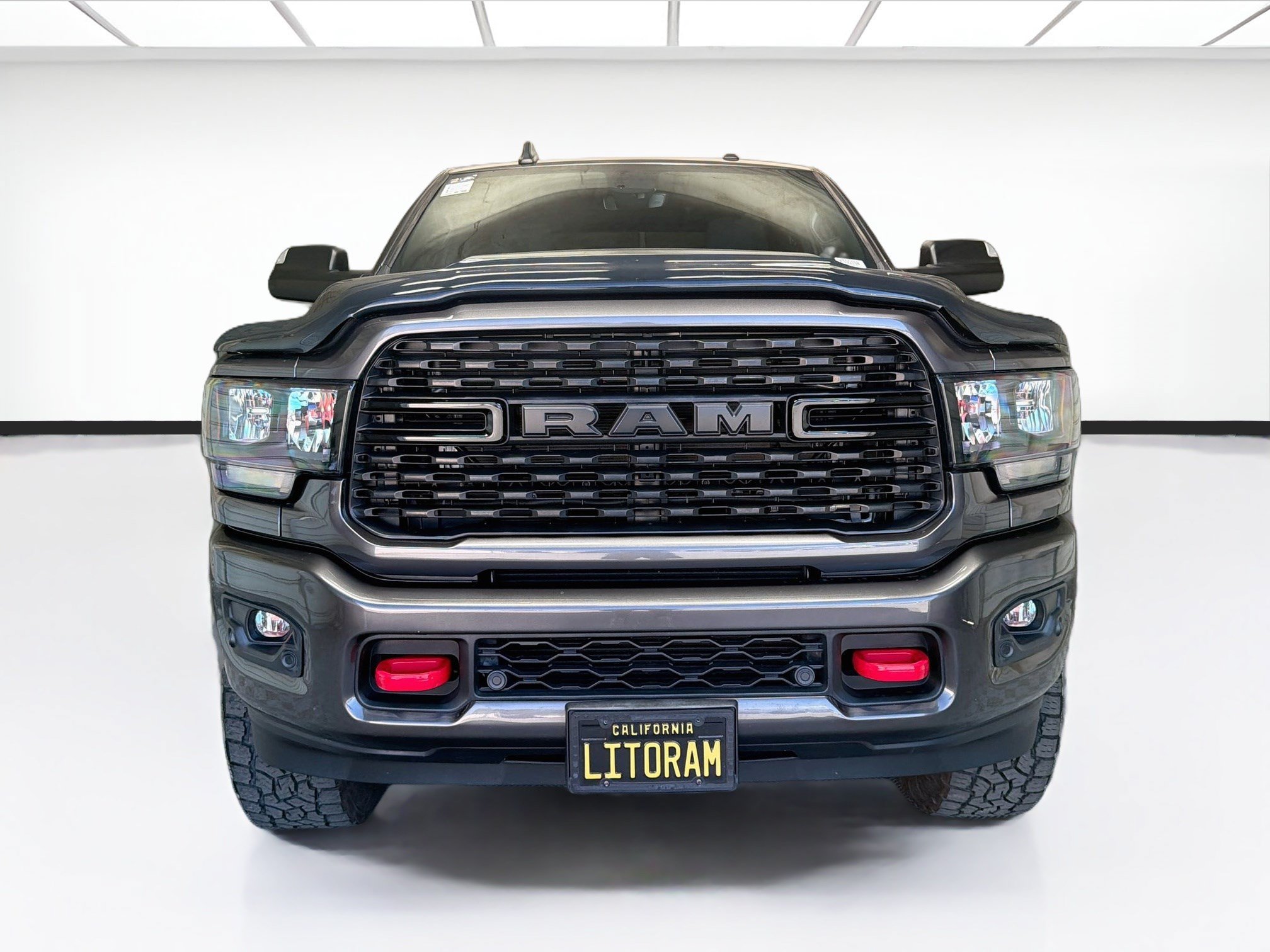 Used 2022 RAM 3500 Big Horn w/ Night Edition AWD/4WD image 2