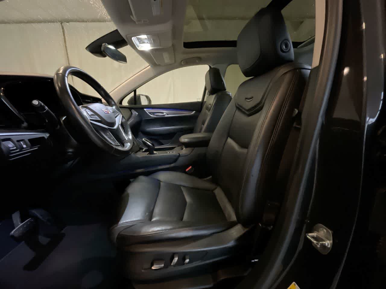 Used 2018 Cadillac XT5 Premium Luxury AWD/4WD image 11