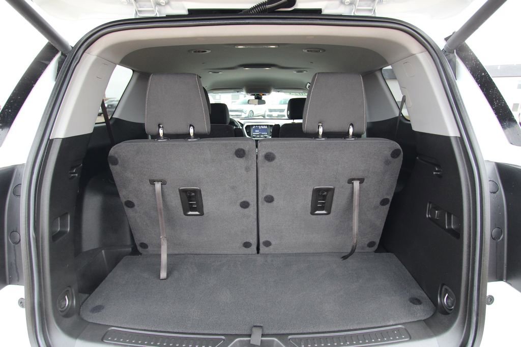 Used 2023 GMC Acadia SLE w/ Driver Convenience Package image 14
