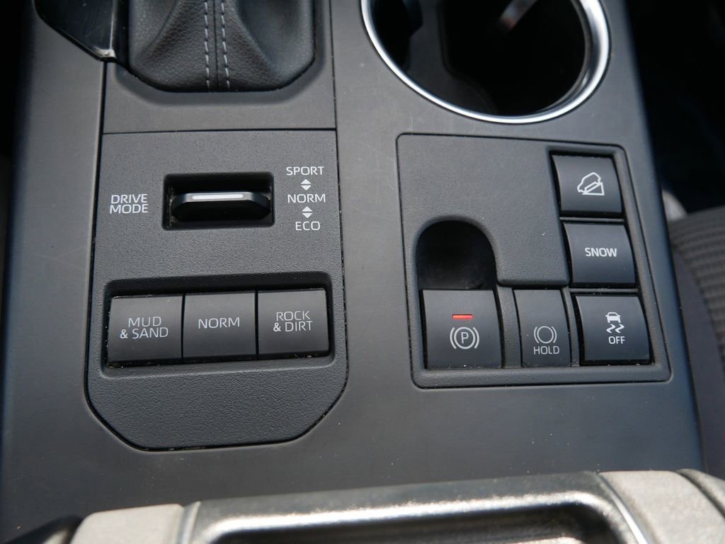 Used 2024 Toyota Highlander LE image 24
