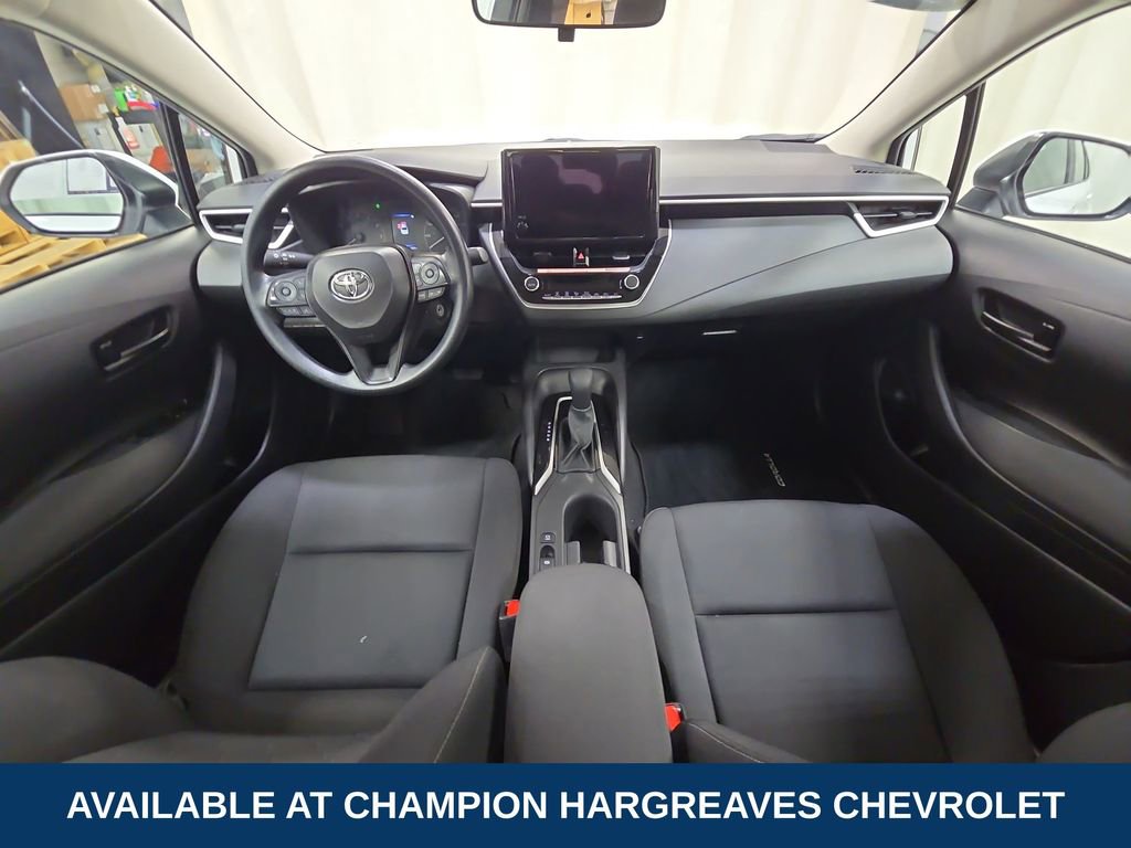 Used 2025 Toyota Corolla LE image 27