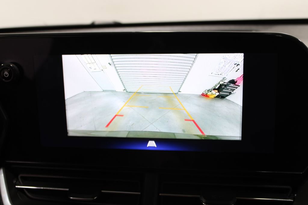 Used 2024 Chevrolet Trax ACTIV w/ Sunroof Package image 33