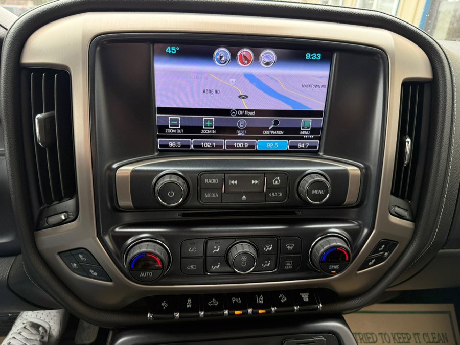 Used 2017 GMC Sierra 2500 Denali w/ Duramax Plus Package AWD/4WD image 18