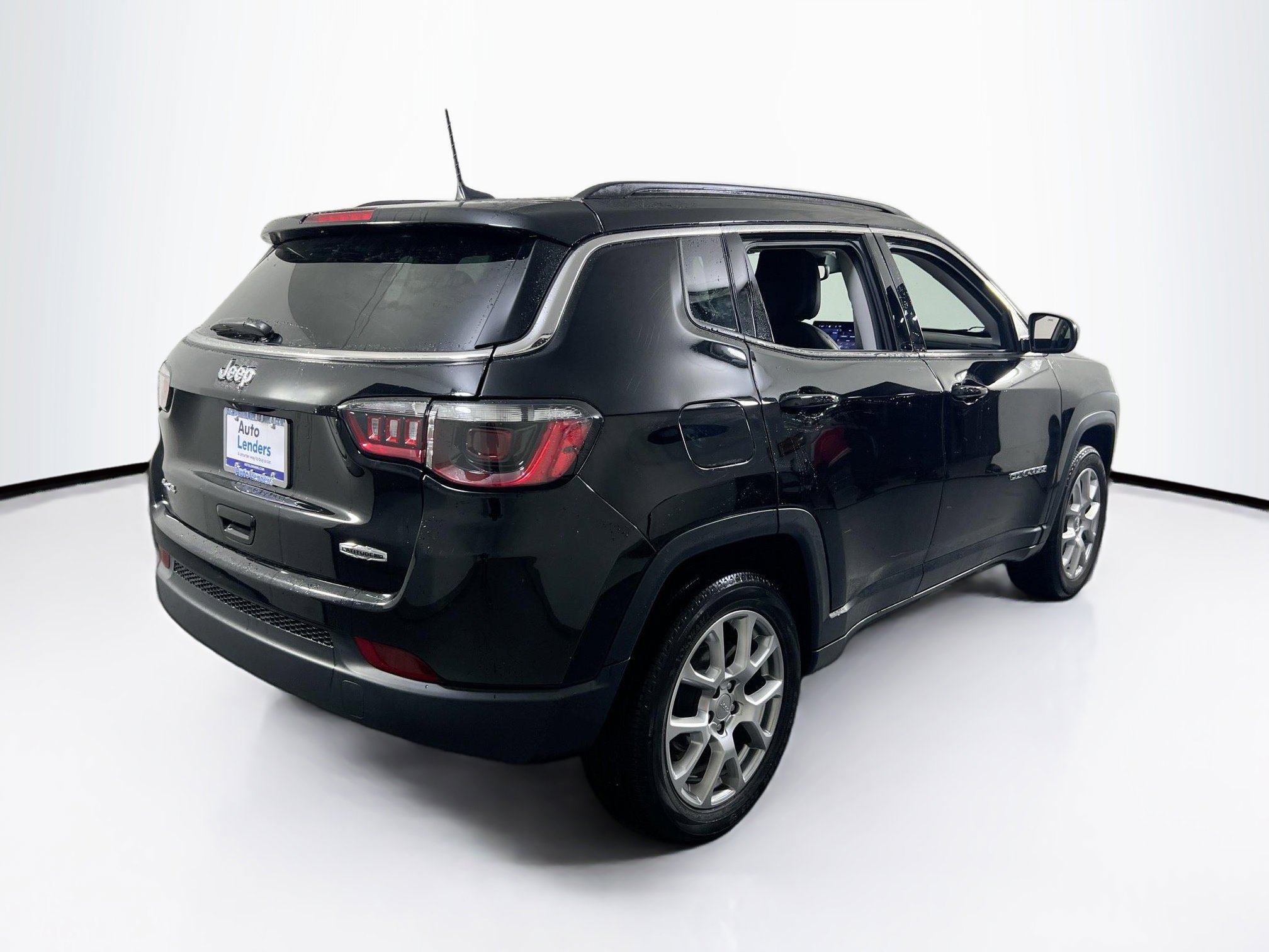 Used 2022 Jeep Compass Latitude image 5