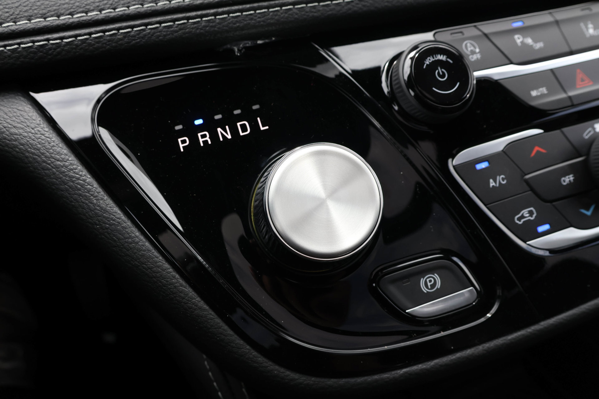 New 2027 Chrysler Pacifica Limited FWD image 24
