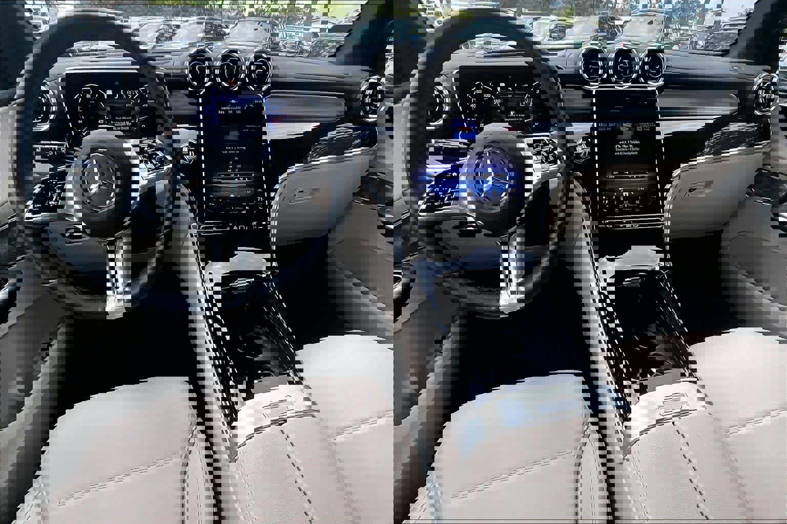 Used 2024 Mercedes-Benz GLC 300 4MATIC image 16